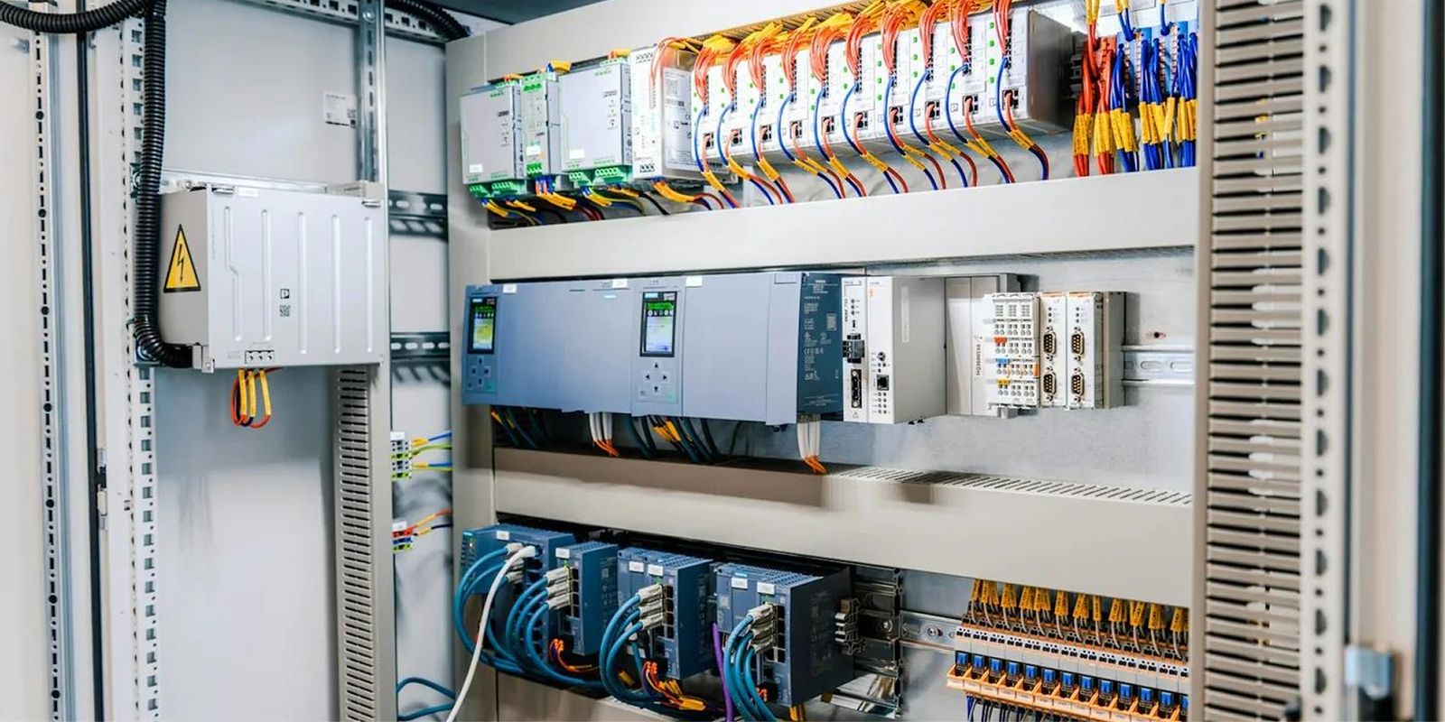 Cuadro de control eléctrico industrial